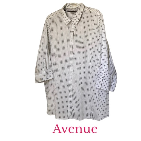 26/28 Avenue Dotted Print Button Up Blouse with 3/4 Sleeve and Shirttail Hem - Picture 5 of 17
